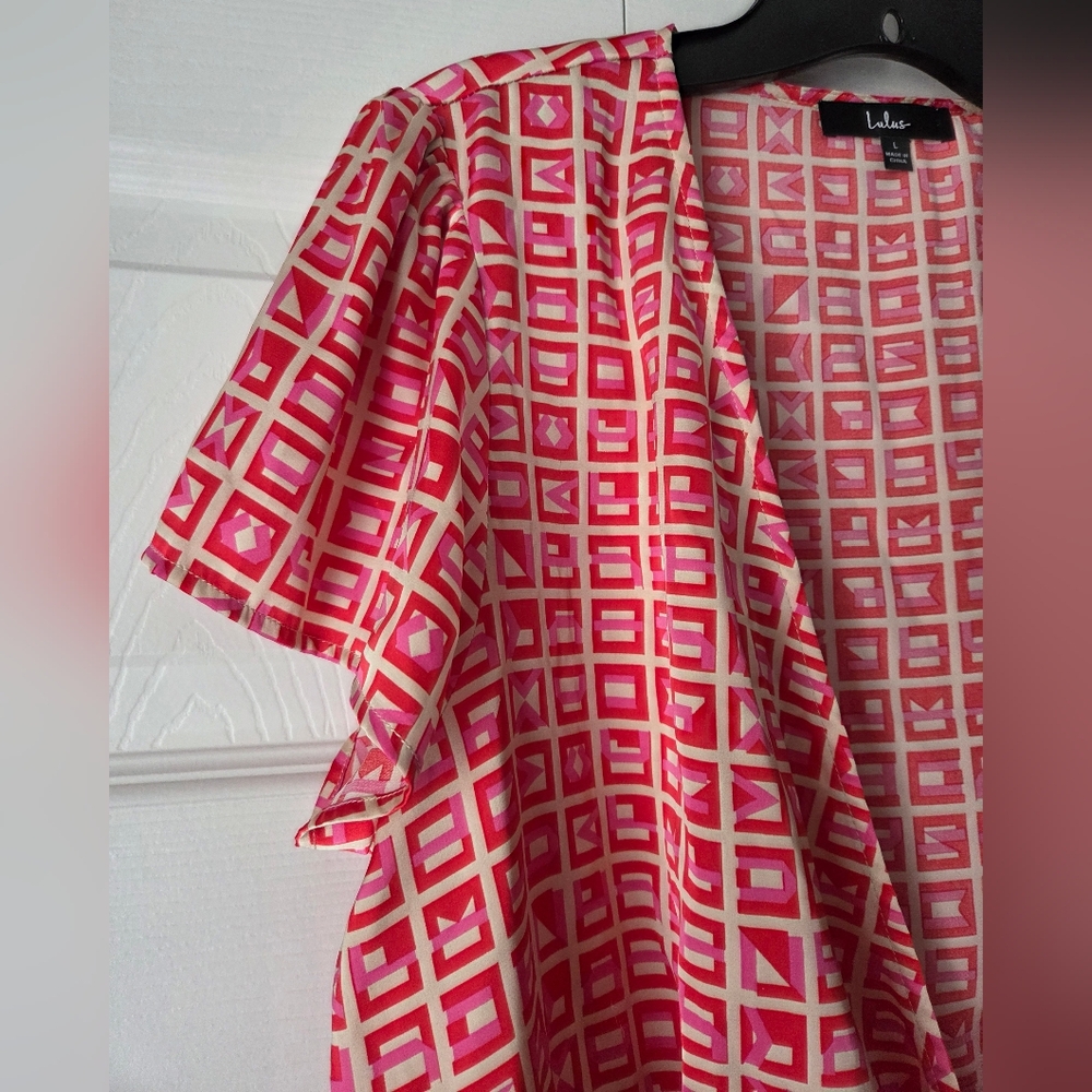 Lulu's Red Geometric Wrap Crop Top Size L - Picture 7 of 13